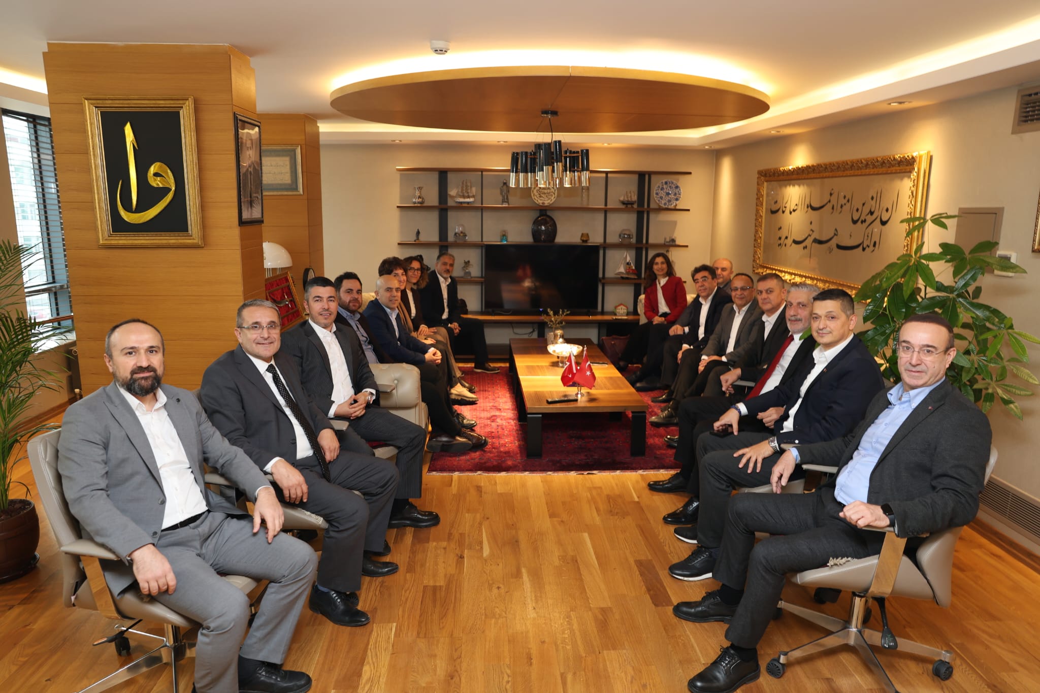 Ba�kan G�lpolat Y�ld�z Holding Y�neticilerini Kabul Etti 